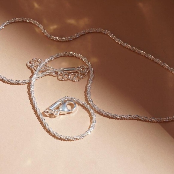 ♥️CLOSING SALE 🔥18K White Gold Plated Sequin Necklace - Picture 5 of 6